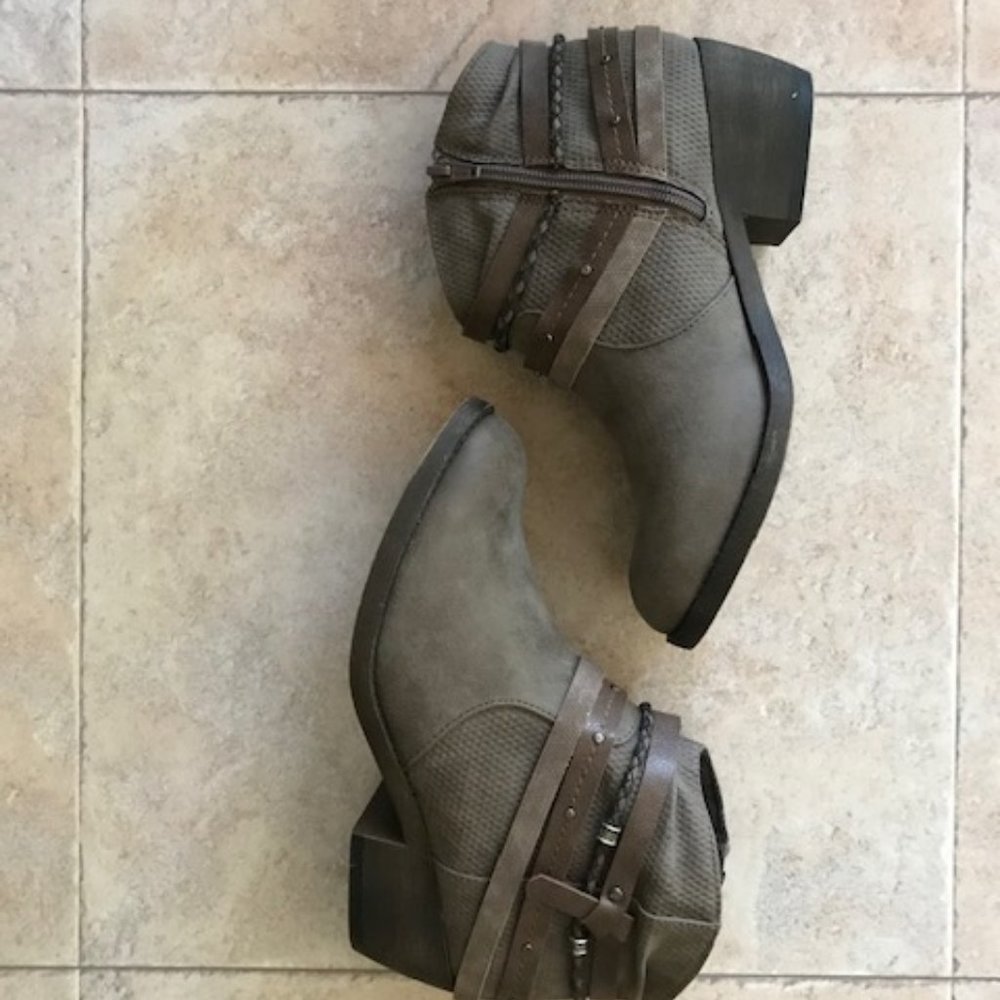 SO Booties - Picture 7 of 8